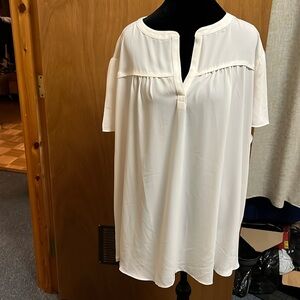 Loft (24) Plus Vneck top